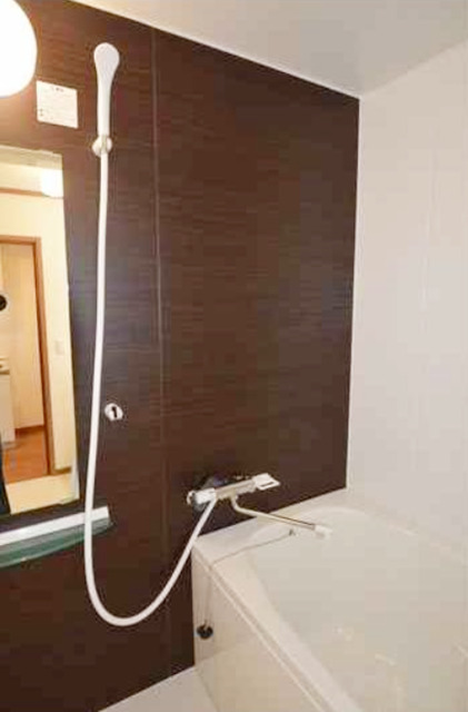 バス・シャワールーム　【南向きの明るいお部屋です】
