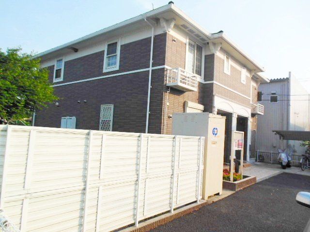 建物外観　★テラス・専用庭のあるお部屋です★
