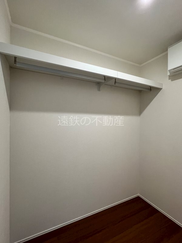WEST FIELDの内装写真