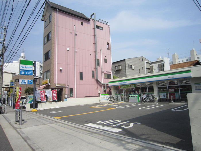 コンビニ　ファミリーマート（コンビニ）まで288m