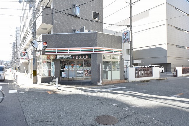 コンビニ　セブンイレブン　吹田広芝町店（コンビニ）まで77m