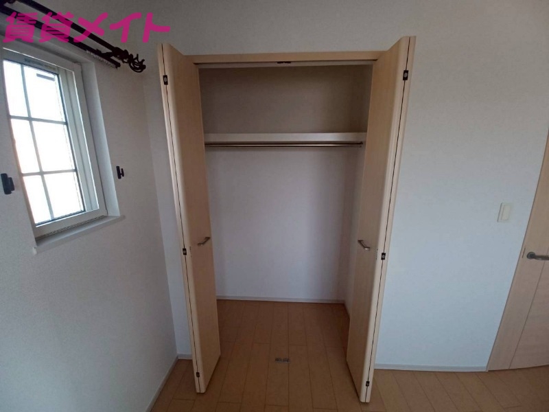 収納　同型参考写真