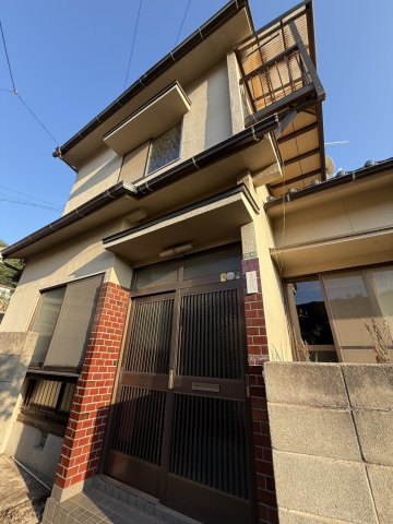 建物外観　1963年築　メゾン呉西川原石町