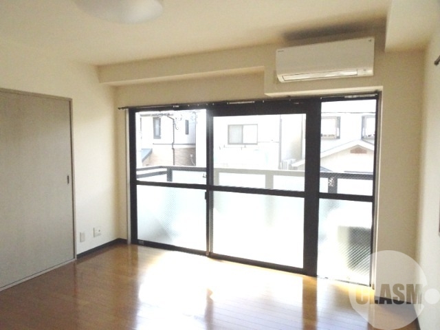 居室・リビング　明るいお部屋です♪
