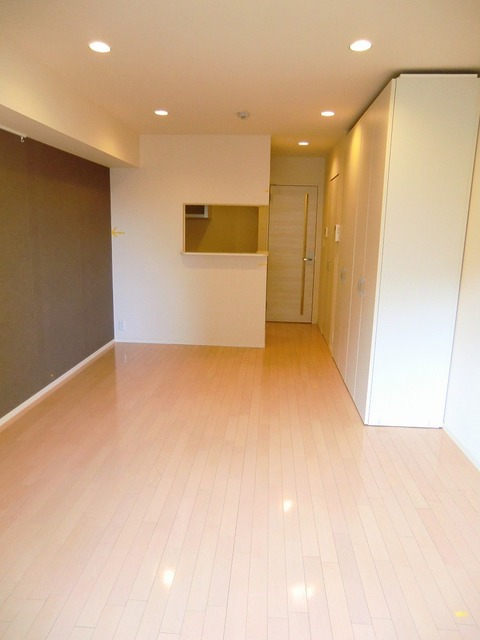 居室・リビング　★明るいフローリングの角部屋です★