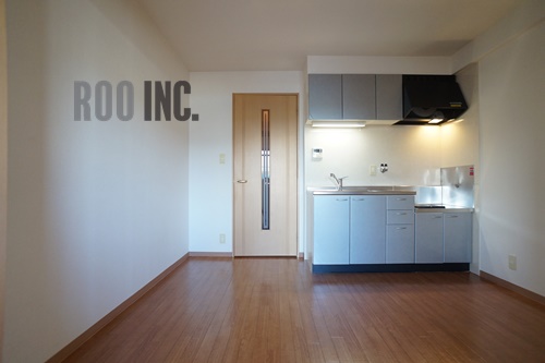 居室・リビング　写真は反転のお部屋です