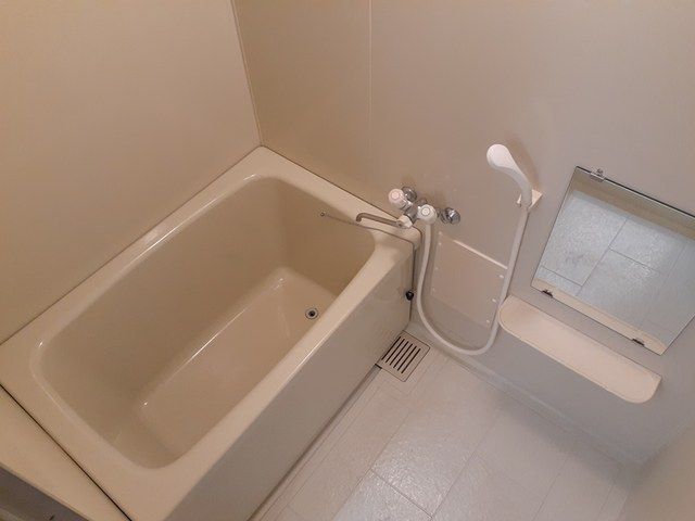 バス・シャワールーム　お風呂で日々の疲れを落としましょう