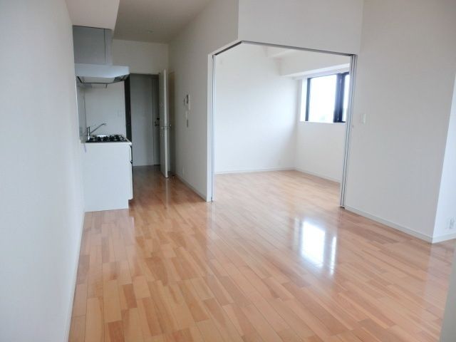 居室・リビング　オールフローリング・角部屋２面採光