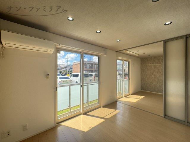 居室・リビング　同一物件別部屋写真