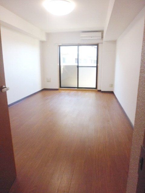 居室・リビング　★広々としたお部屋です★