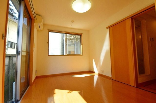 居室・リビング　1Fですが日当たりの良いお部屋です。