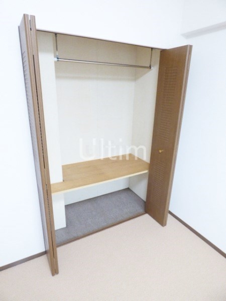 収納　5.6帖洋室の収納