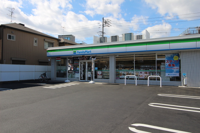 コンビニ　ファミリーマート千種若水店（コンビニ）まで215m
