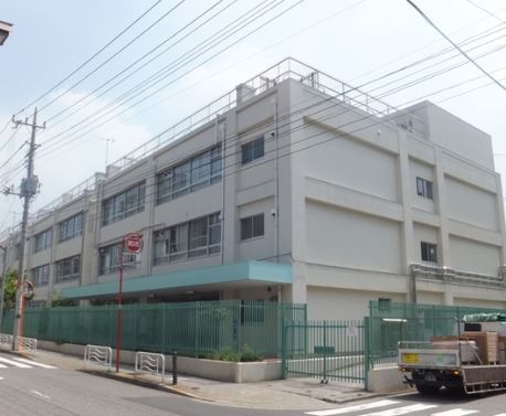 中学校　深川第二中学校（中学校）まで431m