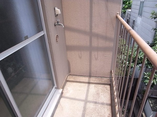 バルコニー　別部屋同間取りの写真になります。
