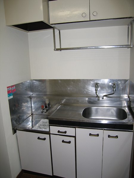 キッチン　別部屋同間取りの写真になります。