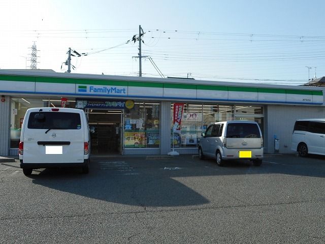 コンビニ　ファミリーマート枝吉店（コンビニ）まで650m
