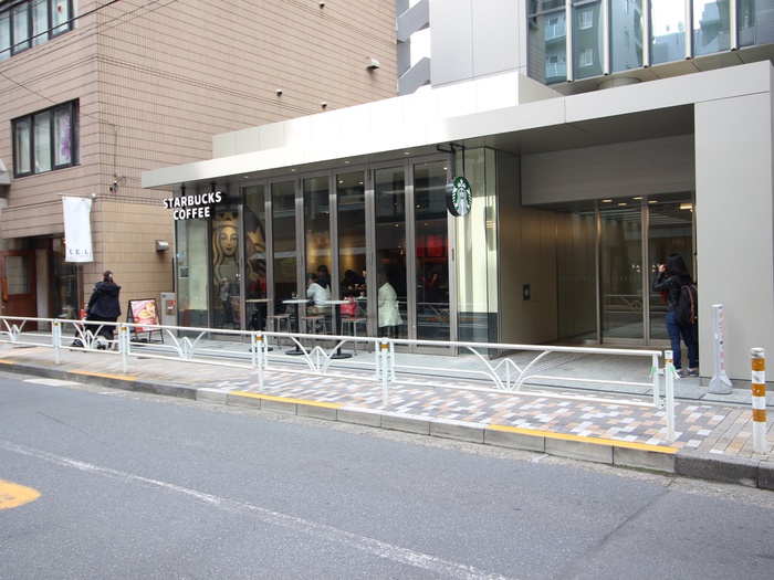 飲食店　スターバックスコーヒー恵比寿ファーストスクエア店（飲食店）まで46m