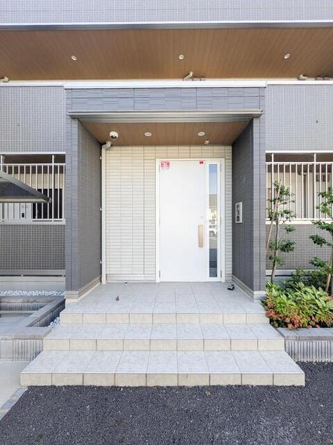 エントランス　駐車場側出入口