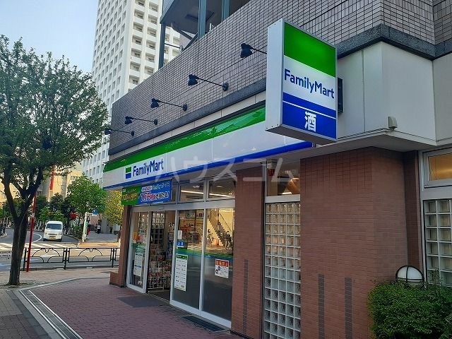 コンビニ　ファミリーマート 練馬駅前店（コンビニ）まで349m