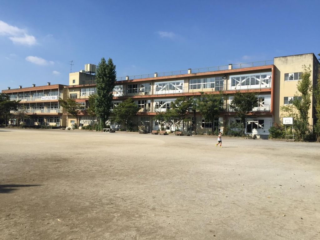 小学校　草加市立草加小学校（小学校）まで650m