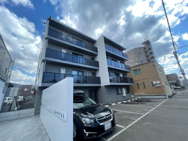 建物外観　札幌市東区北十五条東「ＣＡＲＲＥＲＡ環状通東」
