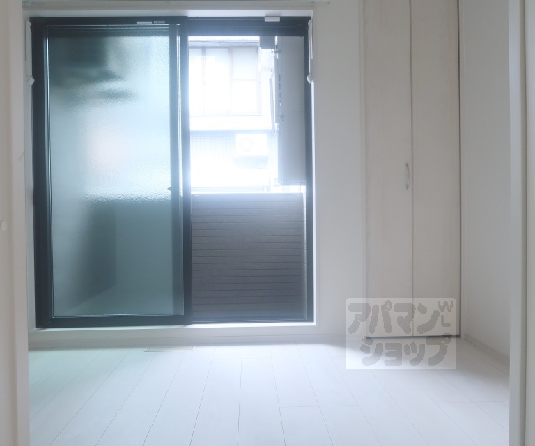Shin Residence 京都の居間写真