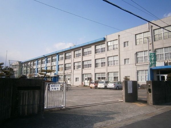 小学校　扶桑町立　高雄小学校（小学校）まで580m
