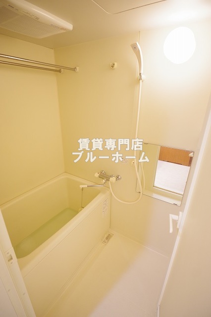 バス・シャワールーム　追炊き機能・浴室乾燥付きバス！