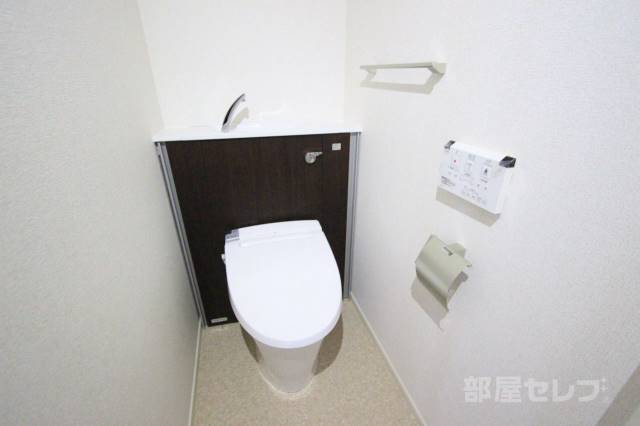 トイレ　ウォシュレットも付いてます