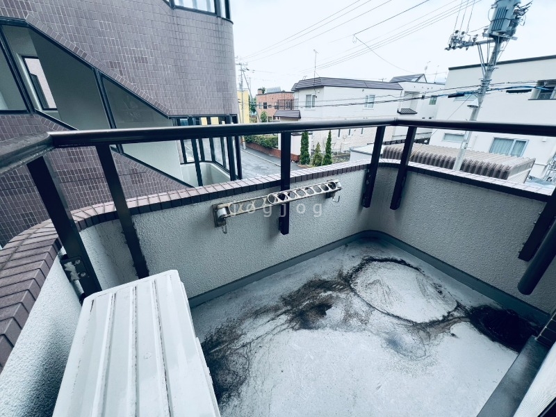 バルコニー　広々としたバルコニーです。