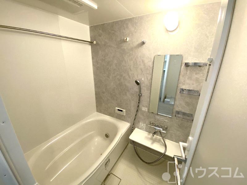 地下鉄御堂筋線 新大阪駅 徒歩7分 9階建 築1年の風呂写真