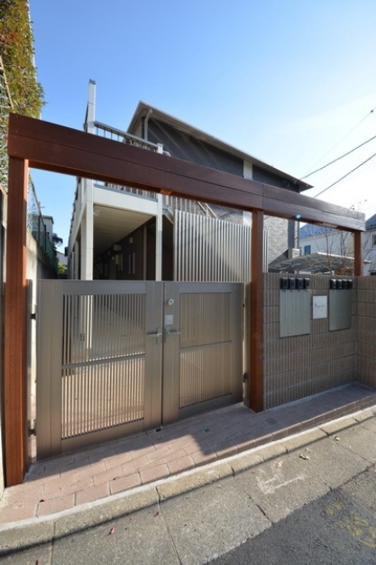 エントランス　弊社は都内全域の物件をご紹介可能です！