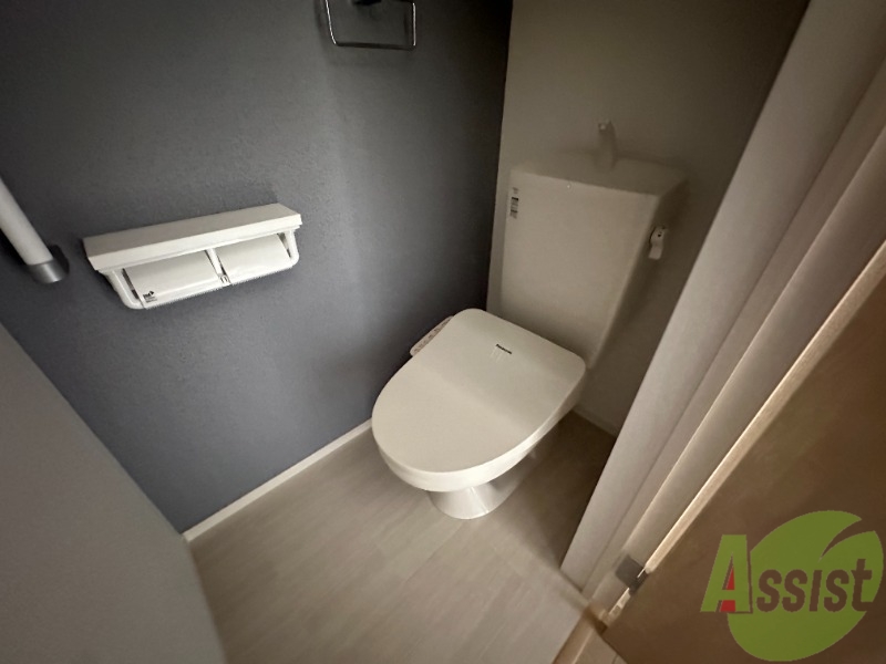 トイレ　ウォシュレット機能がついたトイレです。安心して使用できますね