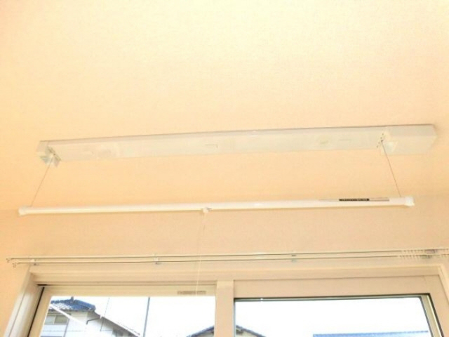 その他設備　室内物干し