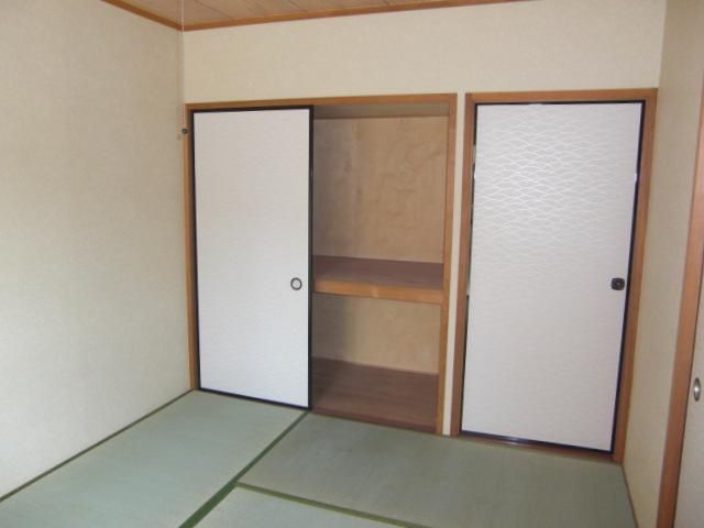 収納　和室の収納スペースです