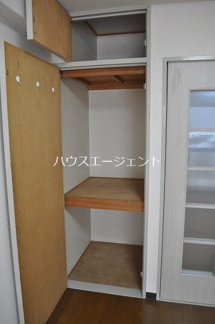 収納　洋室の収納です※参考画像