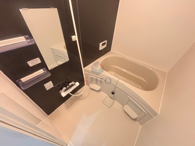 バス・シャワールーム　別部屋の参考写真になります