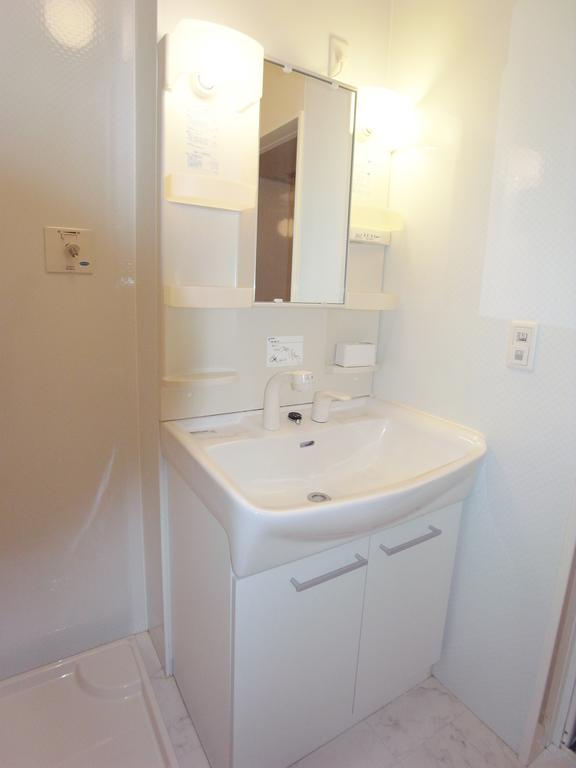 洗面設備　同一タイプの部屋の画像です