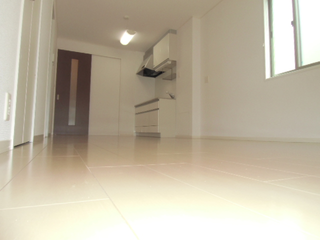 居室・リビング　白を基調とした明るいリビングです☆