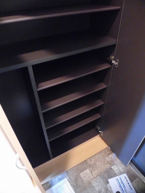 玄関　大容量のシューズボックスです