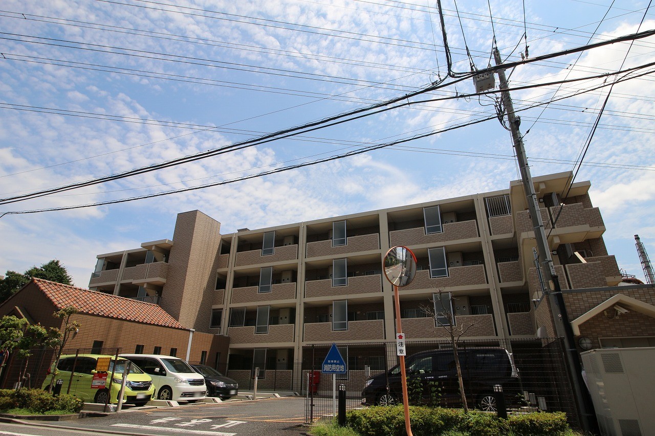 グリシーヌ朝霞の建物外観