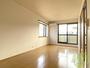 居室・リビング　１０帖のリビング、開放的でいいお部屋ですね