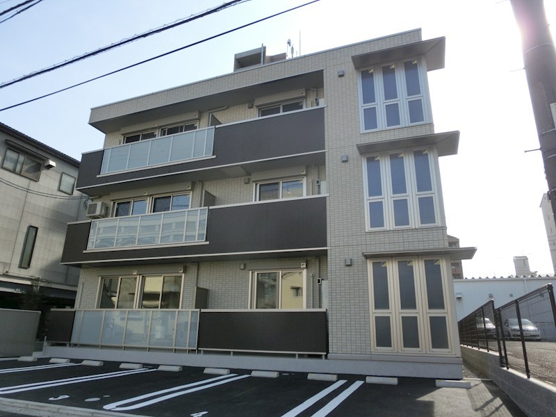 広島市南区霞のアパートの建物外観
