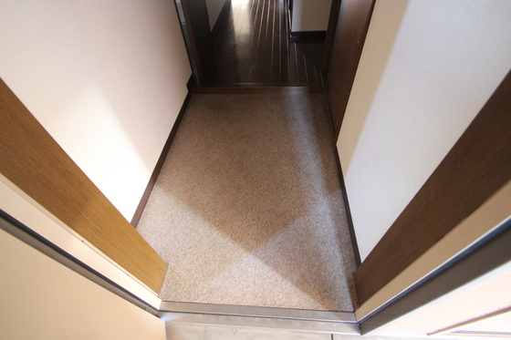 玄関　※別号室の写真です