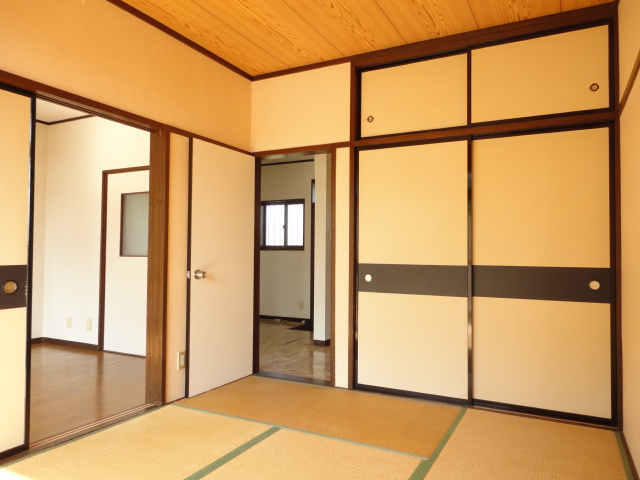 収納　和室の畳は表替えされます