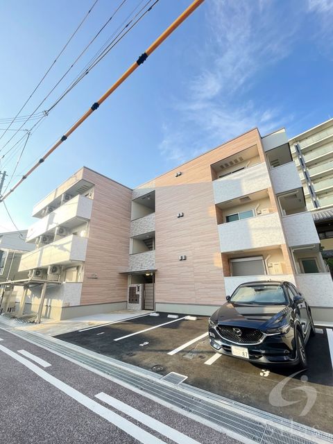 【フジパレス泉大津駅西の建物外観】