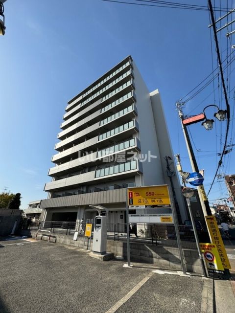 堺市西区鳳南町のマンションの建物外観