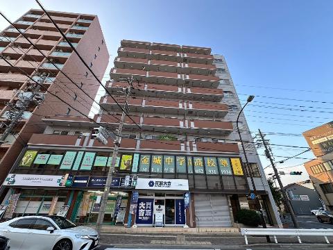 【名古屋市東区白壁のマンションの建物外観】