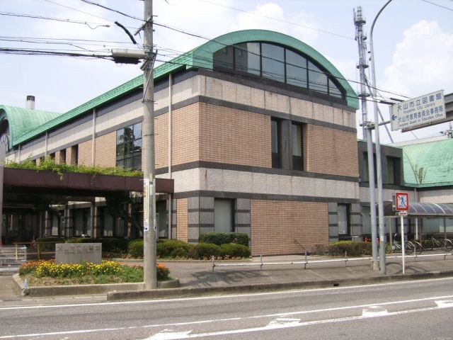 【サンパティ犬山の図書館】